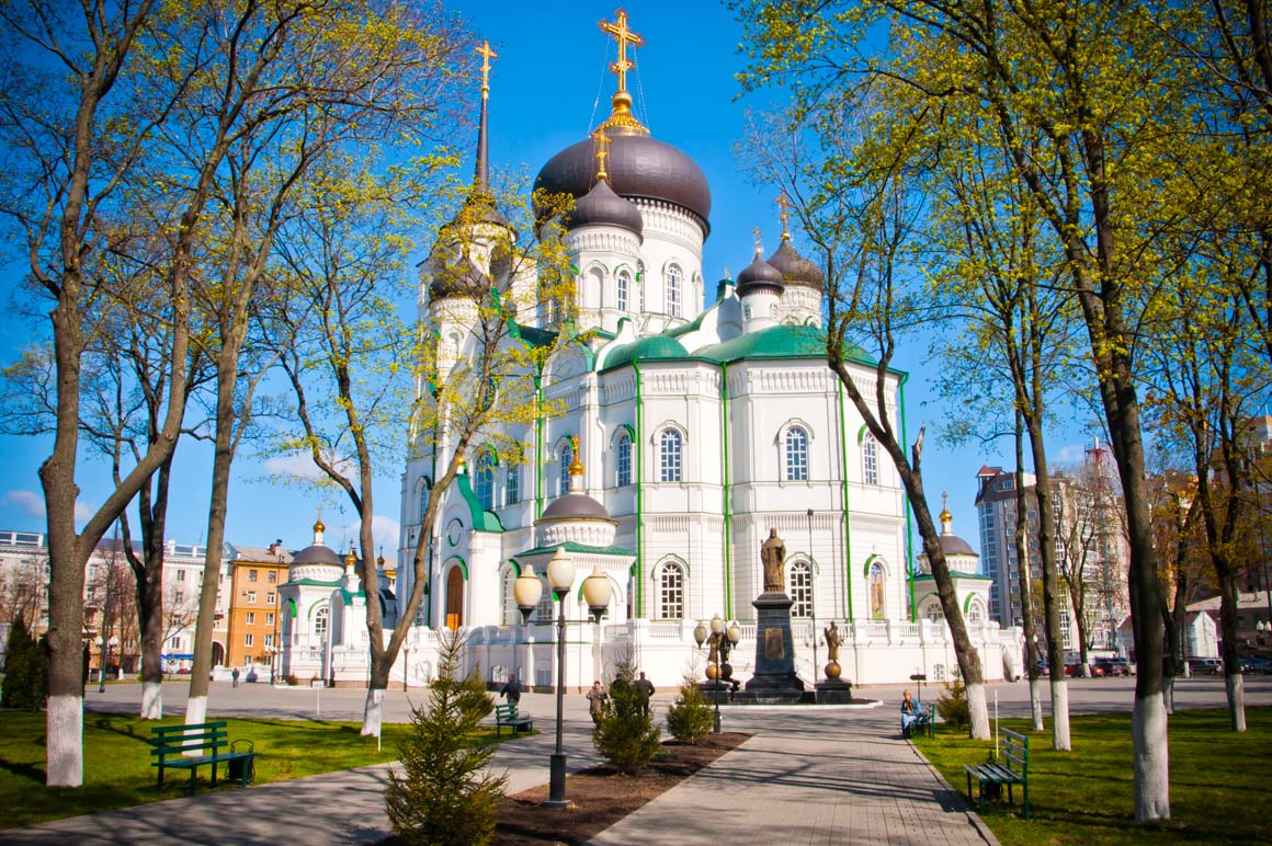 Православный храм пресвятой богородицы. Благовещенский кафедральный собор Воронеж. Кафедральный собор Благовещения Пресвятой Богородицы Воронеж. Храм Воронеж Благовещенский собор. Центральный храм Воронеж.